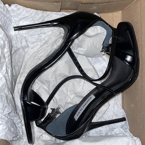 Black Steve Madden heels - Picture 1 of 3